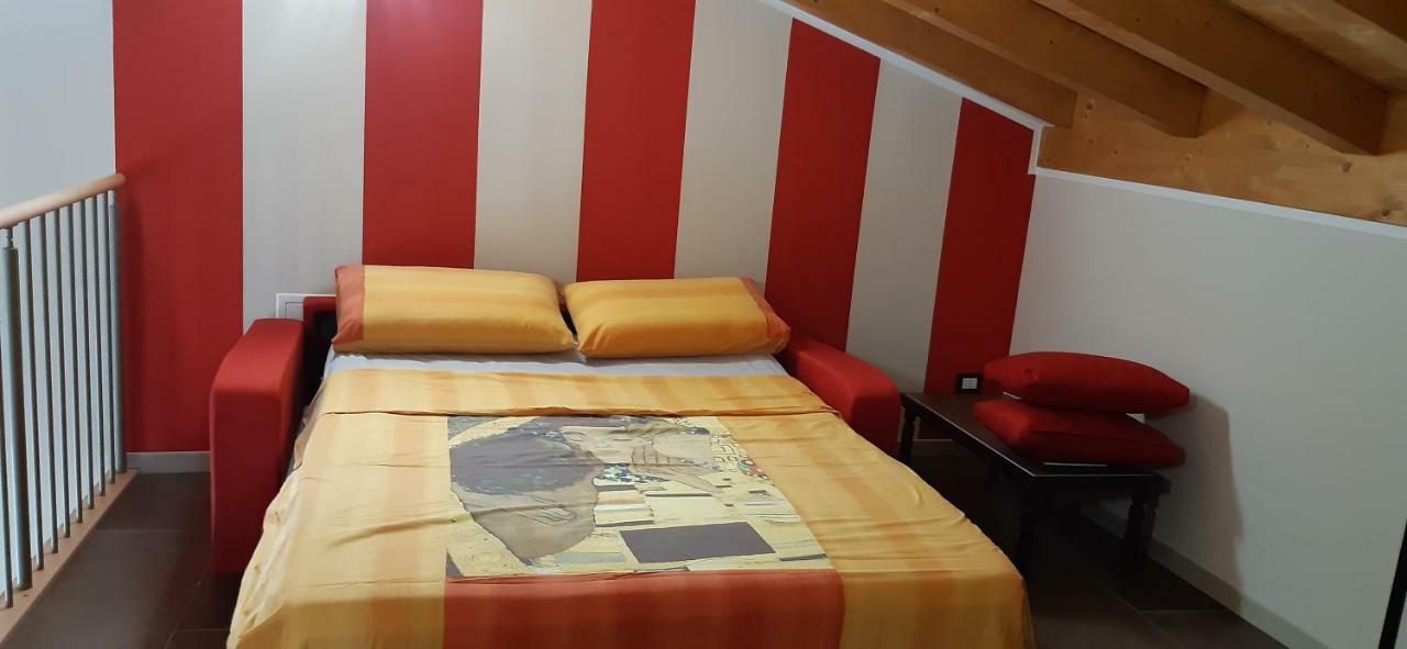 Dimora Rosso San Zeno - Wifi Veloce E Adatto Per Famiglie Verona Eksteriør billede