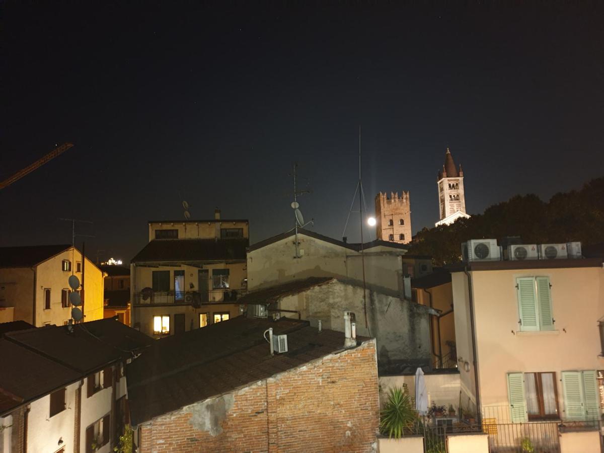 Dimora Rosso San Zeno - Wifi Veloce E Adatto Per Famiglie Verona Eksteriør billede
